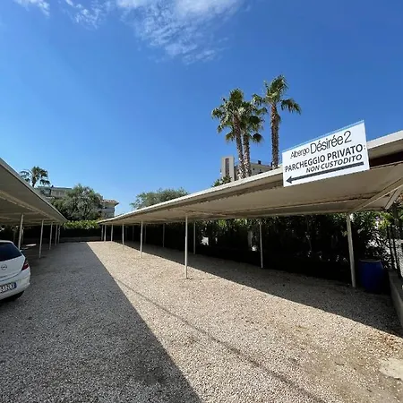 Отель Desiree 2 Альба-Адриатика