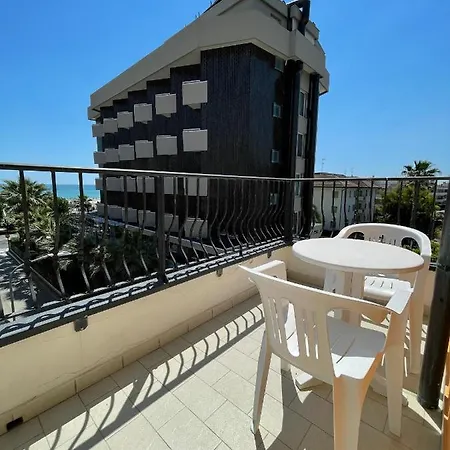 Desiree 2 2* Альба-Адриатика