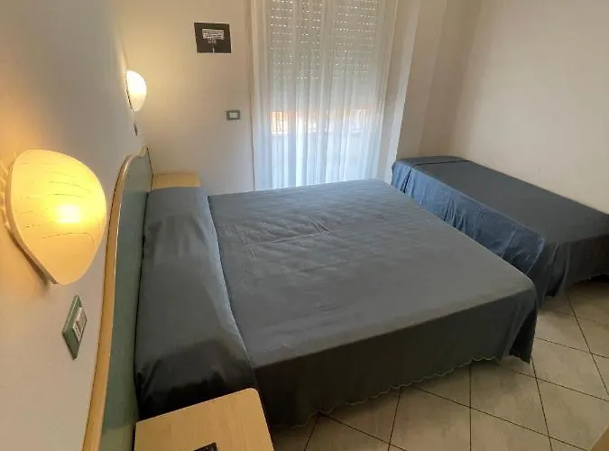 Desiree 2 2* Alba Adriatica