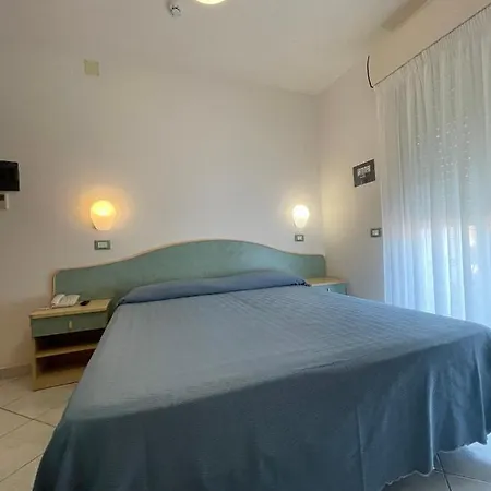 Desiree 2 2* Alba Adriatica