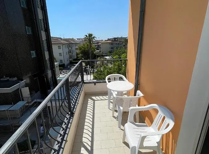 Desiree 2 2* Альба-Адриатика