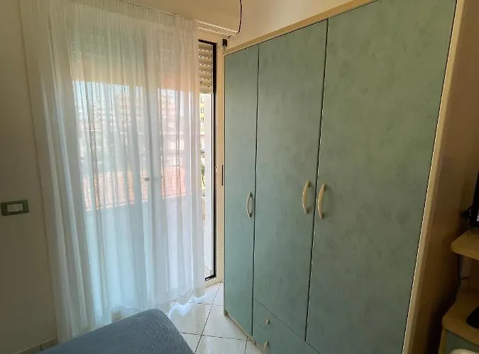 Desiree 2 2* Alba Adriatica