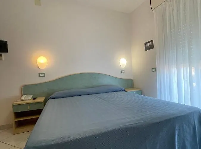 Desiree 2 2* Alba Adriatica