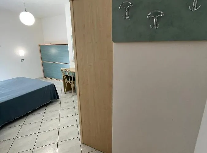 Desiree 2 Отель